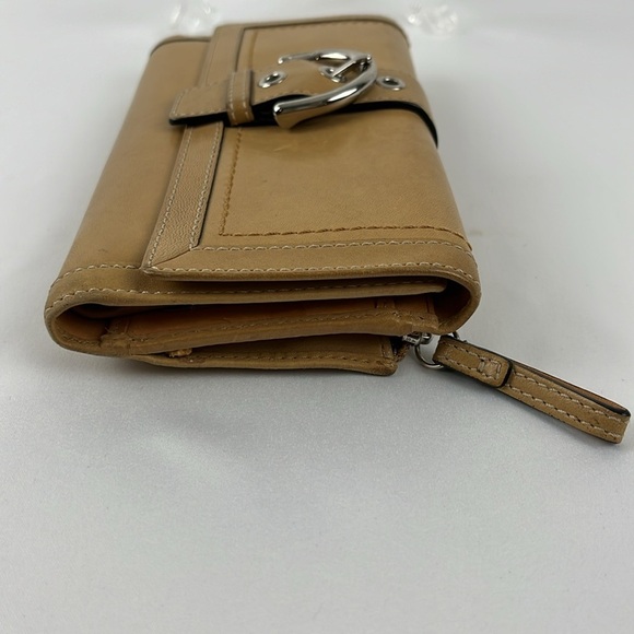 Coach Soho Nude Tan Large Leather Trifold Wallet Silver Buckle w/Checkbook Cover - Picture 3 of 13